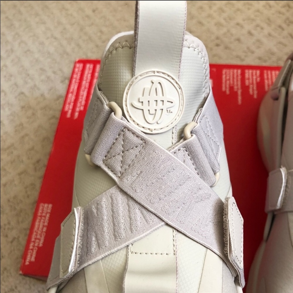 🚫✂️🎊New🎊 NIKE desert sand Air Huarache City - Picture 6 of 6